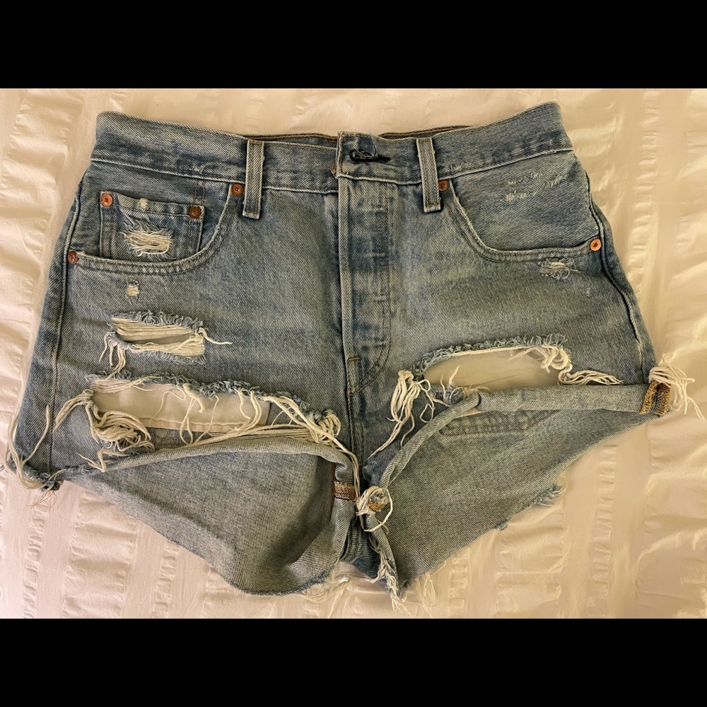 Levi’s 501 High Rise Shorts - size 28